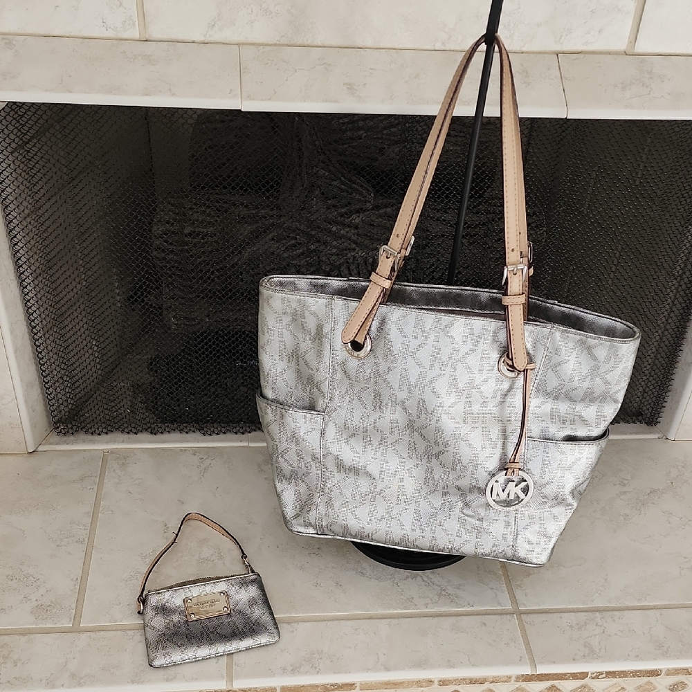 🌟❤️‍🔥 MICHAEL KORS JET SET East West Signature SILVER TOTE & WALLET ❤️‍🔥🌟